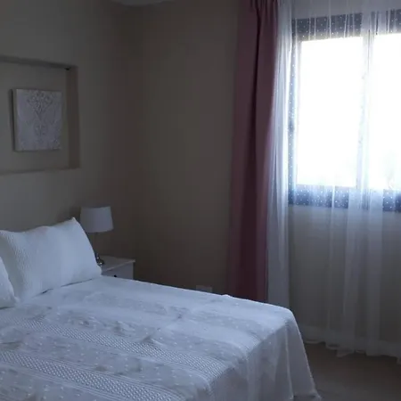 Falsa Pimienta - Solo Familias Y Parejas * Conil De La Frontera