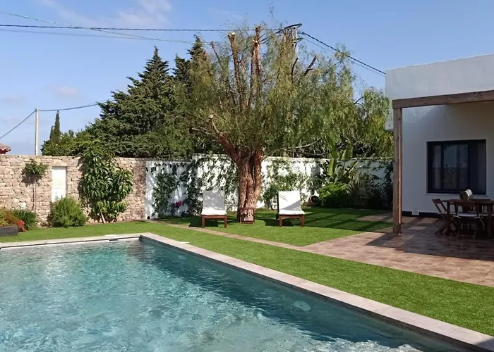 Falsa Pimienta - Solo Familias Y Parejas Σαλέ *